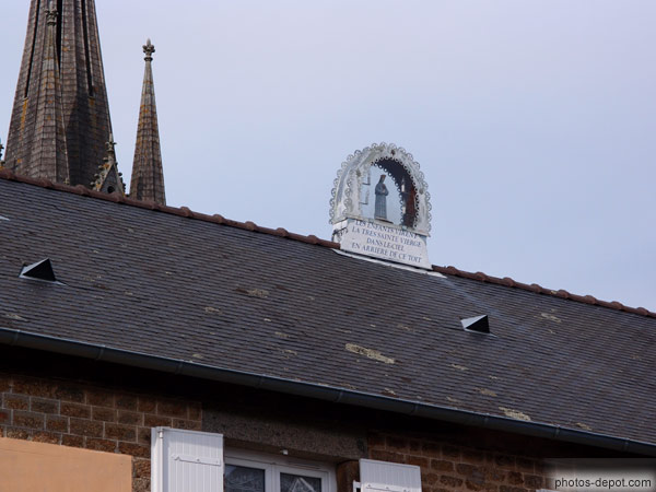 toit au dessus duquel est apparu la Vierge photo