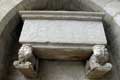 Sarcophage romain finement sculpt adoss  la collgiale San Feliu